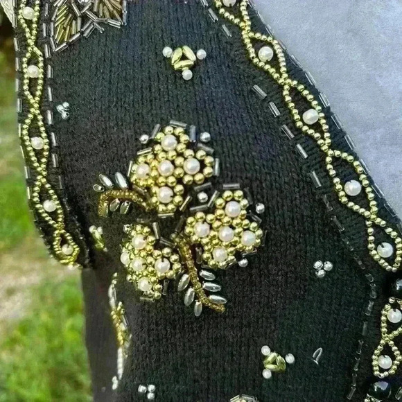 Vintage Yarnworks sweater. Beaded and sequined. Gorgeous! Size L. Hand knitted - Picture 7 of 10